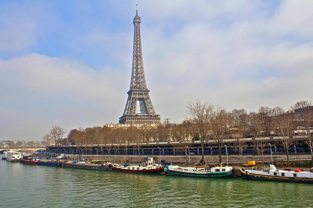   🫧Glaciers and Glamour:🫧 A Winter Escape to Switzerland and Paris 🏔️