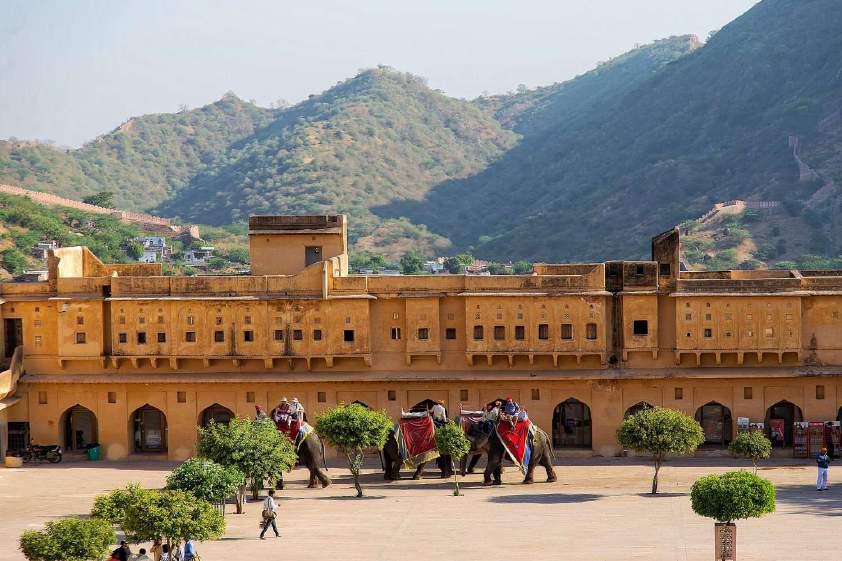 Hills, Lakes & Heritage: Udaipur to Mount Abu Getaway